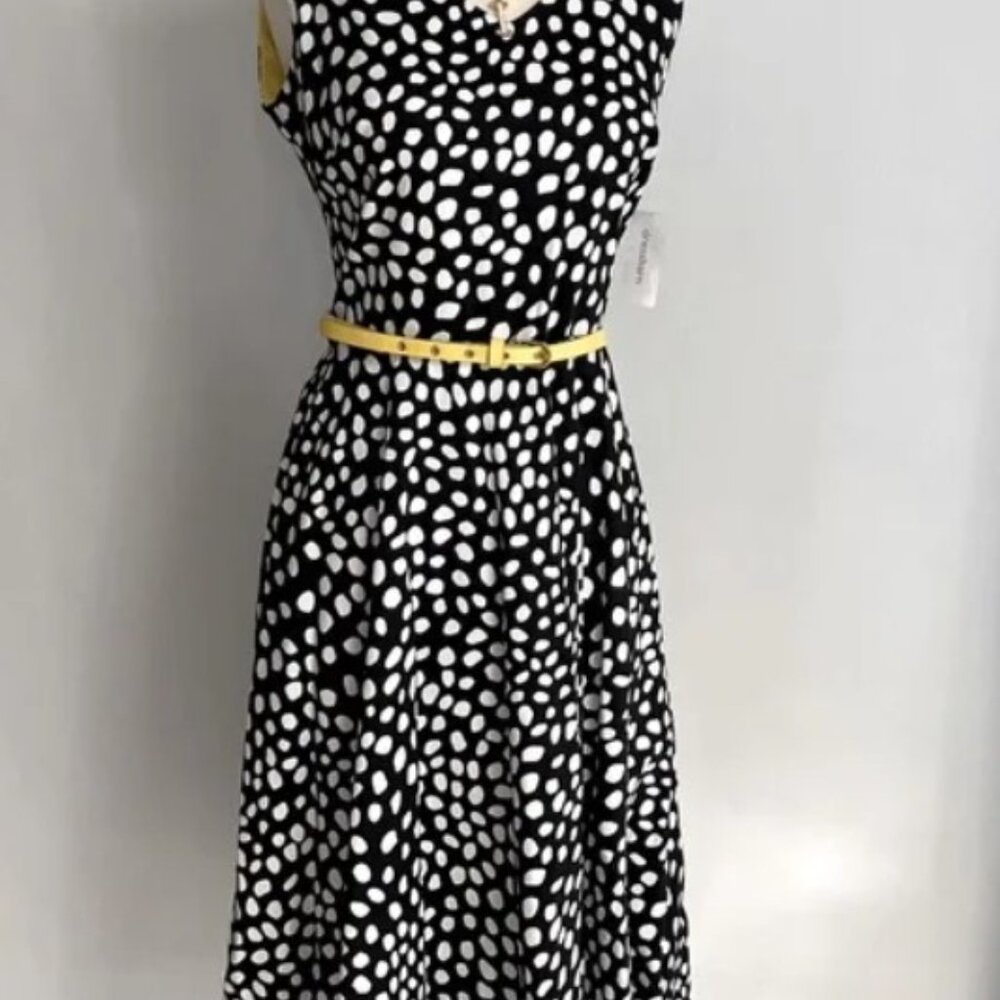 Simple & Stylish Shift Polka Dot Dresses Fit and Flare Styling. - Picture 10 of 13